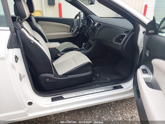 Chrysler 200 Limited 2014 1C3BCBFG7EN151917 Image 5