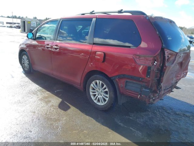 5TDYZ3DCXHS814325 Toyota Sienna Xle 8 Passenger