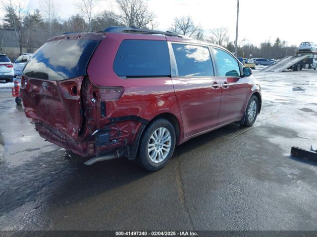 5TDYZ3DCXHS814325 Toyota Sienna Xle 8 Passenger