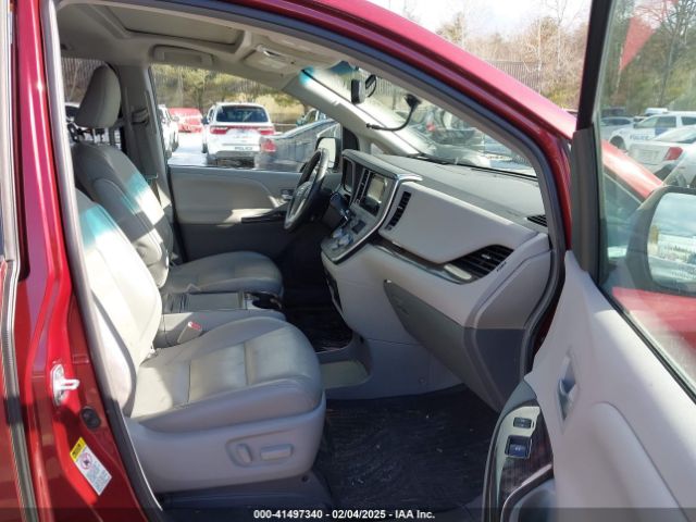 5TDYZ3DCXHS814325 Toyota Sienna Xle 8 Passenger