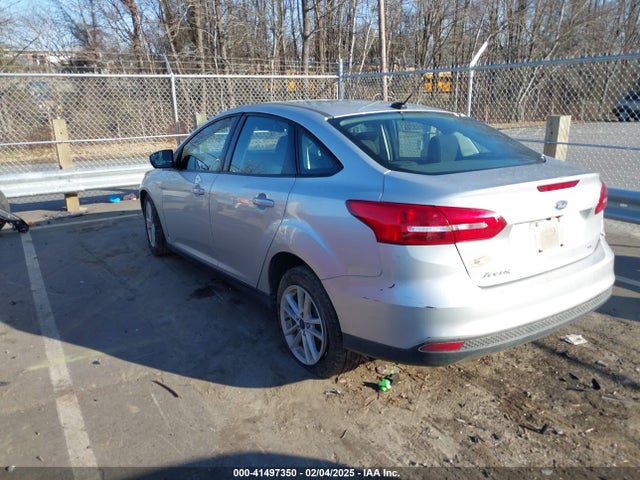 Ford FOCUS SE 2018 1FADP3F28JL239860 Image 3