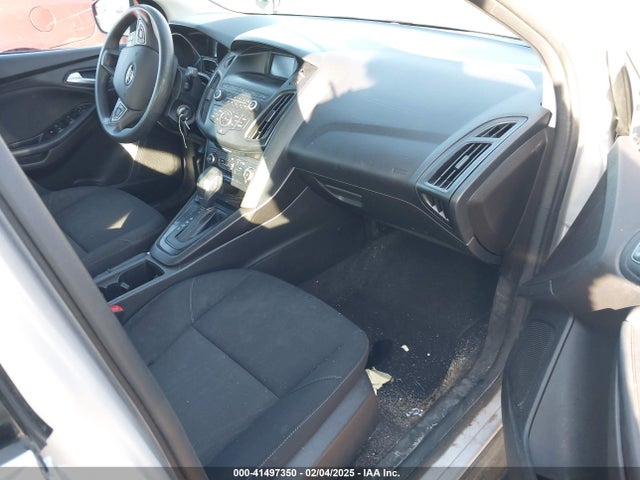 Ford FOCUS SE 2018 1FADP3F28JL239860 Image 5