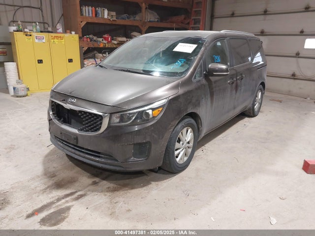 KIA SEDONA LX 2016 KNDMB5C15G6204524 Image 2