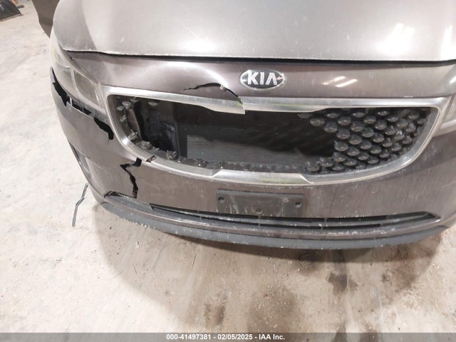 KIA SEDONA LX 2016 KNDMB5C15G6204524 Image 6