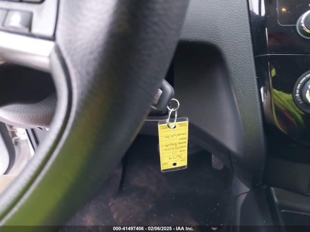 JN1BJ1CR8HW122445 Nissan Rogue Sport S