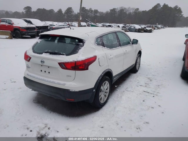 JN1BJ1CR8HW122445 Nissan Rogue Sport S