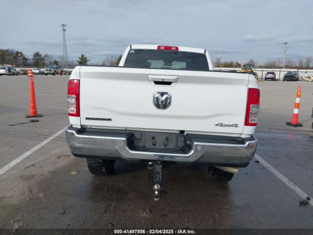 3C6UR5DL0NG103812 RAM 2500 Big Horn  4x4 6'4 Box