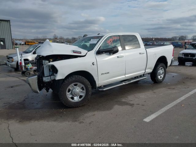 3C6UR5DL0NG103812 RAM 2500 Big Horn  4x4 6'4 Box