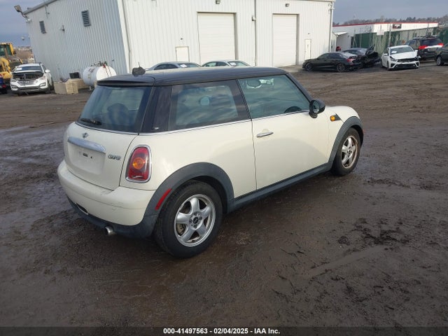 2009 MINI COOPER WMWMF335X9TW73606 Photo 3