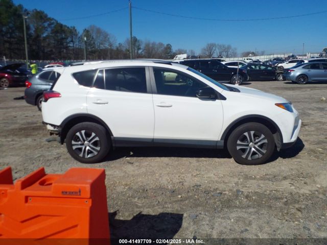 JTMZFREV5HJ720866 Toyota RAV4 LE