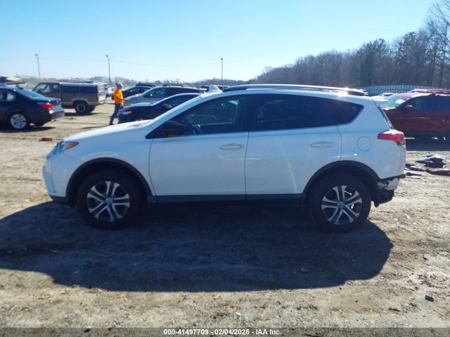 JTMZFREV5HJ720866 Toyota RAV4 LE