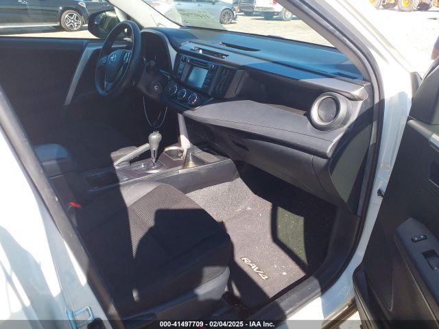 JTMZFREV5HJ720866 Toyota RAV4 LE