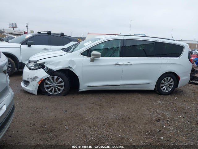 Chrysler Pacifica Touring L 2019 2C4RC1BG7KR626278 Image 14