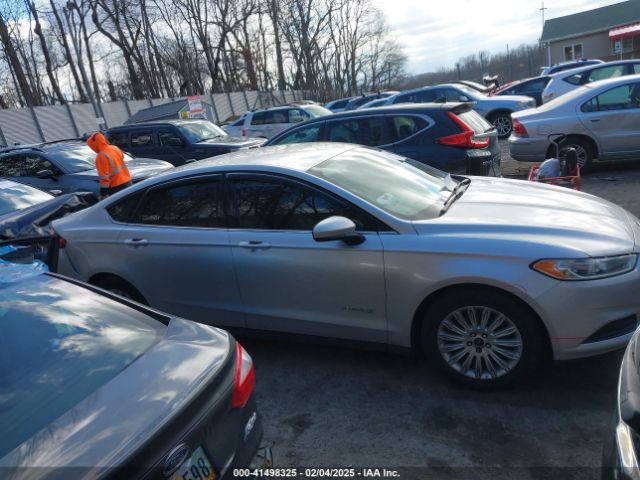 3FA6P0UU1ER216648 Ford Fusion Hybrid S