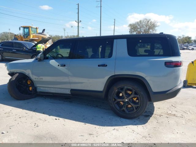 7PDSGABA3PN013007 Rivian R1s Adventure