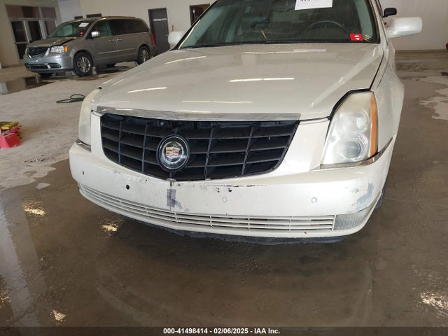 2011 CADILLAC DTS 1G6KD5E61BU123943 Photo 5