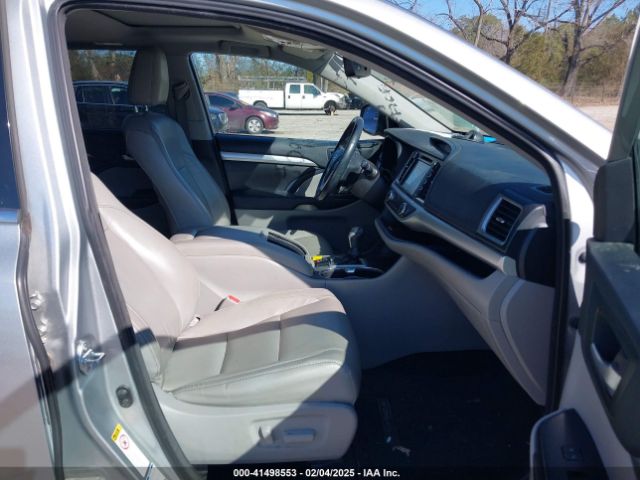 5TDJZRFH3JS538976 Toyota Highlander Xle