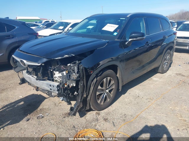 5TDGZRBH4NS215445 Toyota Highlander Xle