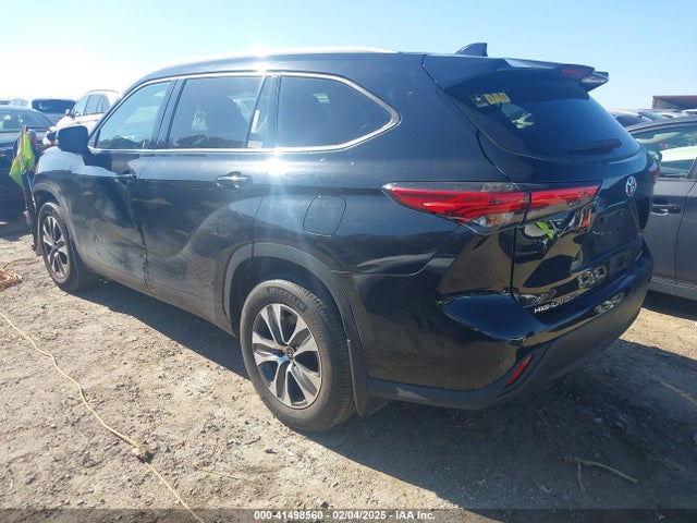 5TDGZRBH4NS215445 Toyota Highlander Xle