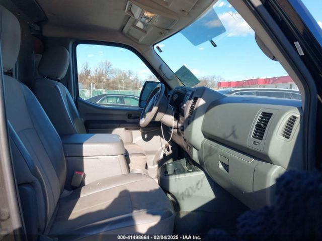 1N6BF0KY6JN810843 Nissan Nv Cargo Nv2500 Hd Sv V6