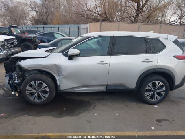 5N1BT3BA7PC852535 Nissan Rogue Sv Fwd