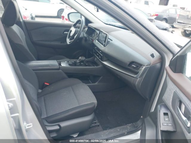 5N1BT3BA7PC852535 Nissan Rogue Sv Fwd