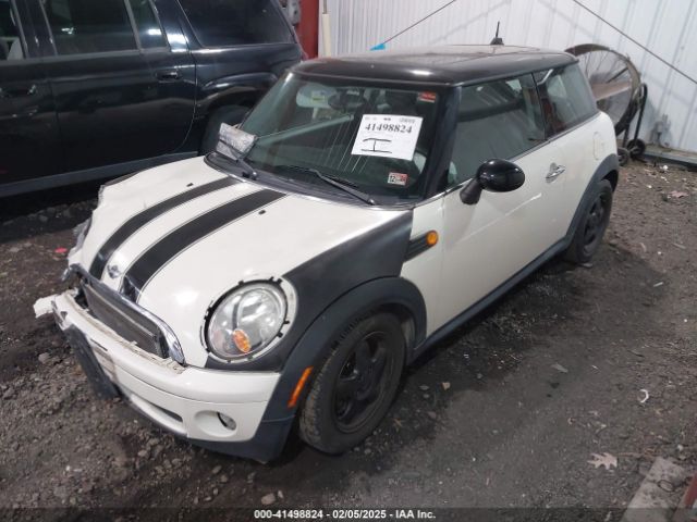 2008 MINI COOPER WMWMF33548TT61313 Photo 1