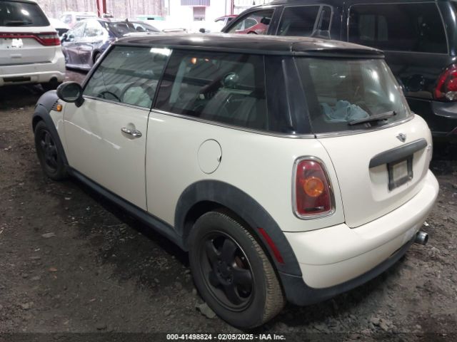 2008 MINI COOPER WMWMF33548TT61313 Photo 2