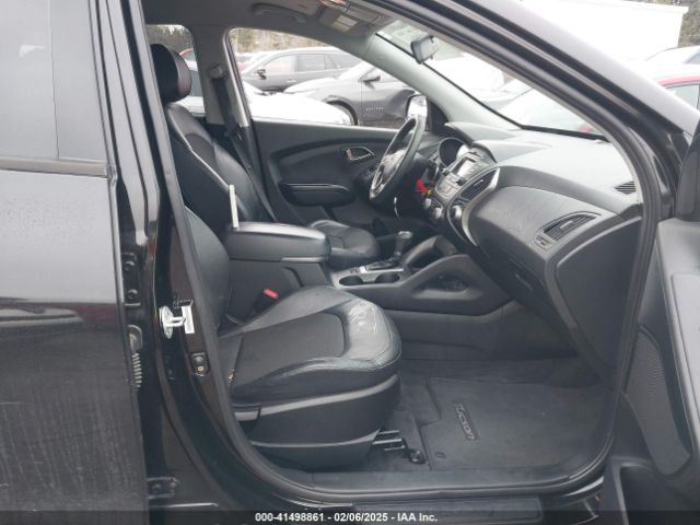 KM8JT3AF6FU025479 Hyundai TUCSON GLS