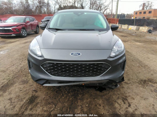 1FMCU9G66NUB71153 Ford ESCAPE SE