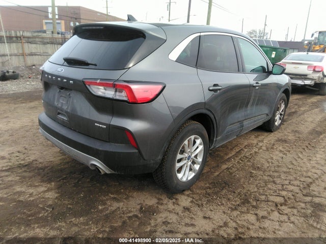 1FMCU9G66NUB71153 Ford ESCAPE SE