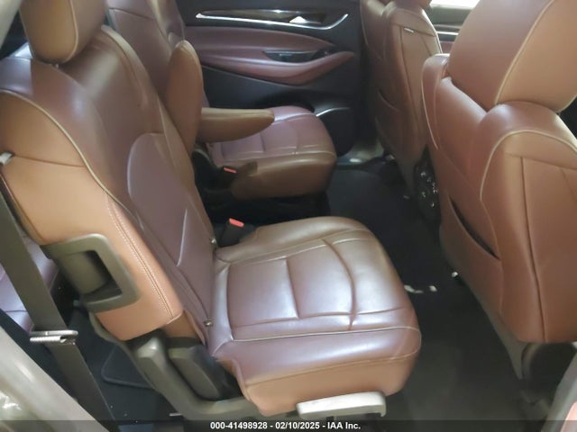 5GAEVCKW7JJ163686 Buick Enclave Avenir