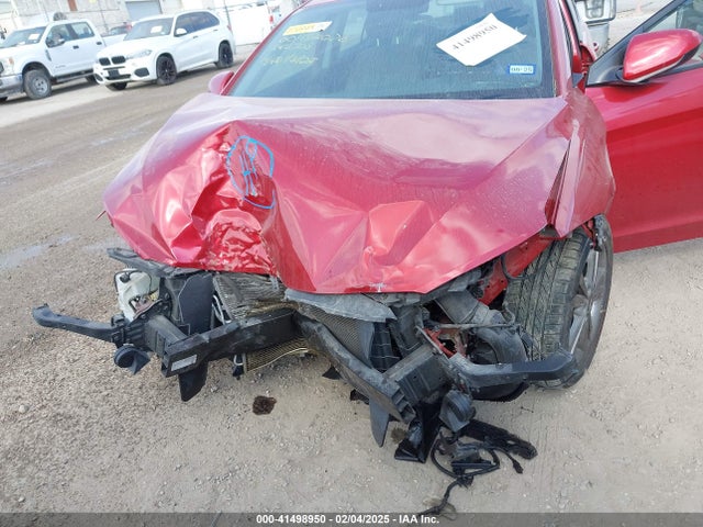 5NPD84LF7JH242208 Hyundai ELANTRA SEL