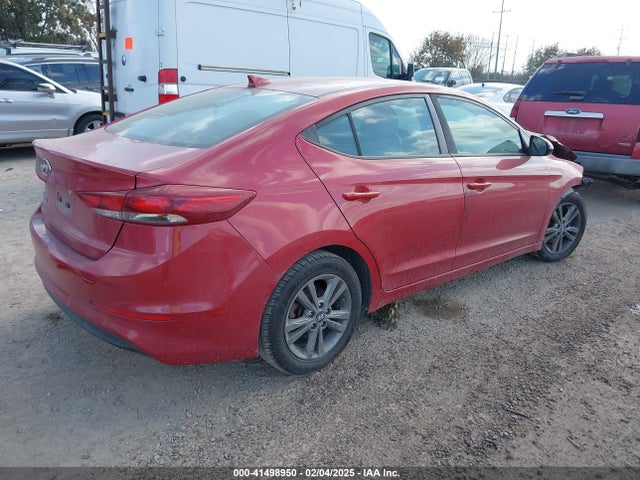 5NPD84LF7JH242208 Hyundai ELANTRA SEL