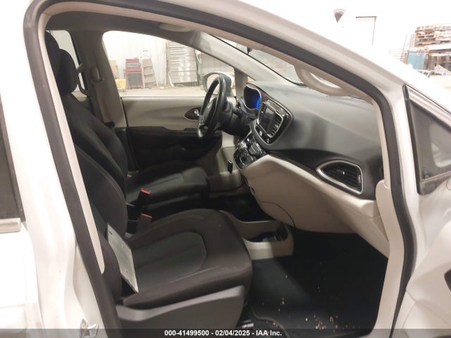 Chrysler Voyager 2022 2C4RC1CG6NR103403 Image 21