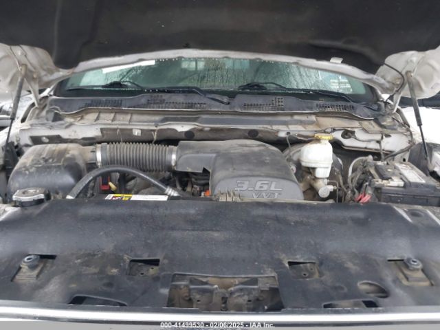 1C6RR7GG5JS353095 RAM 1500 Slt  4x4 6'4 Box