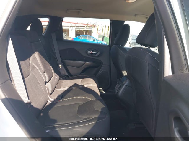 Jeep Cherokee Latitude 2015 1C4PJLCS8FW643051 Image 8