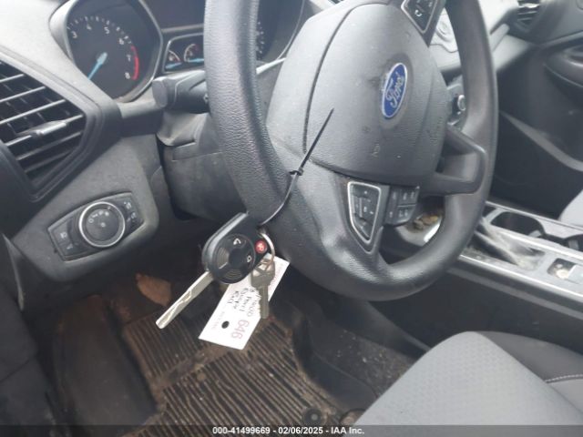 1FMCU0GD3JUC28526 Ford ESCAPE SE