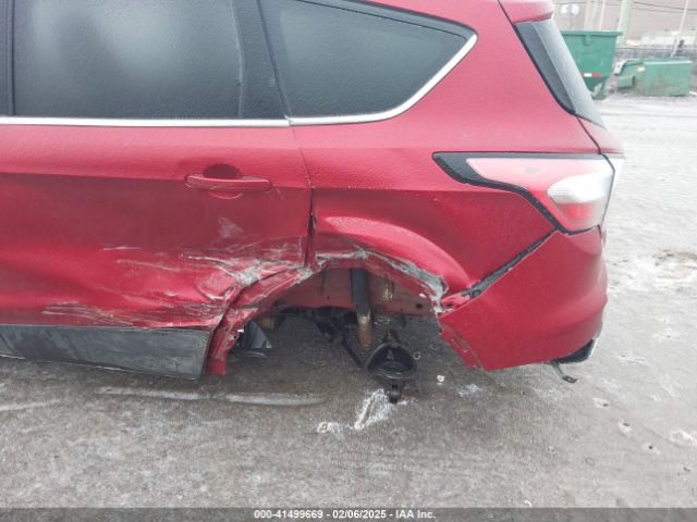 1FMCU0GD3JUC28526 Ford ESCAPE SE