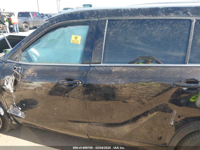 5TDGZRAH9NS096907 Toyota Highlander Xle