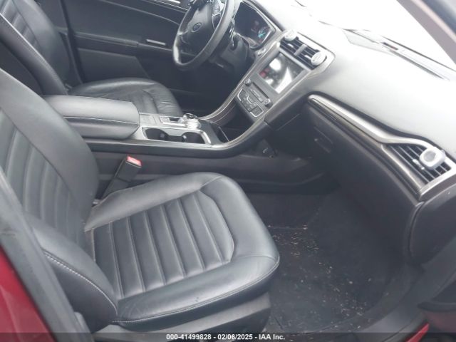 3FA6P0HDXHR405619 Ford FUSION SE