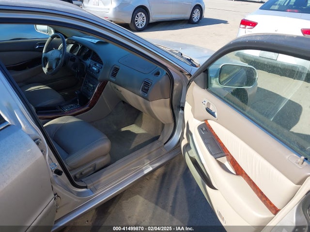 41499870 :رقم المزاد ، 19UUA5645XA042031 vin ، 1999 Acura Tl 3.2 مزاد بيع