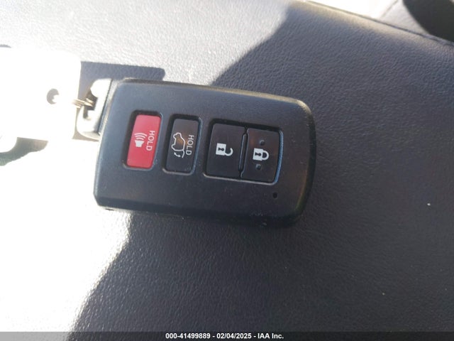 JTMYFREV9HD108387 Toyota Rav4 Limited