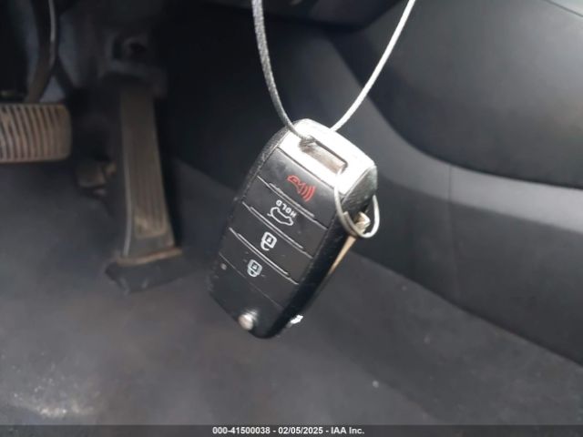 5XYPG4A52LG627955 KIA Sorento 3.3l Lx
