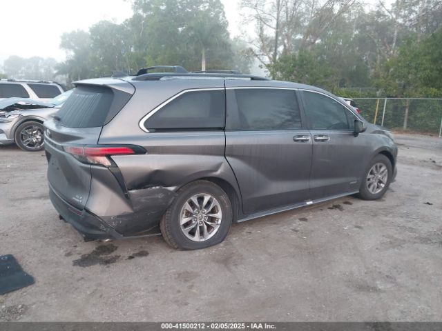 5TDYRKEC6MS048404 Toyota SIENNA XLE
