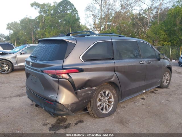 5TDYRKEC6MS048404 Toyota SIENNA XLE