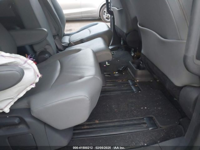 5TDYRKEC6MS048404 Toyota SIENNA XLE