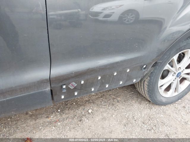 1FMCU0HD3JUA71031 Ford ESCAPE SEL
