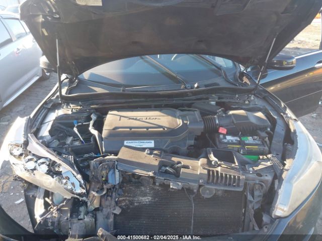 1HGCR3F90EA025817 Honda Accord Touring