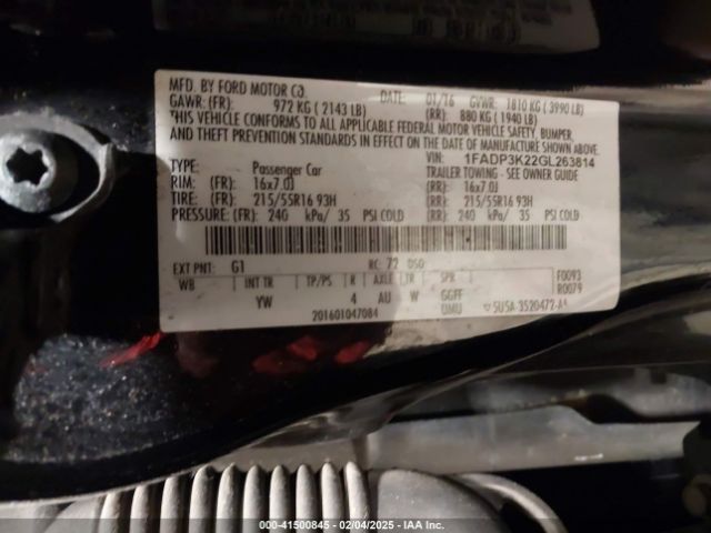1FADP3K22GL263814 Ford FOCUS SE